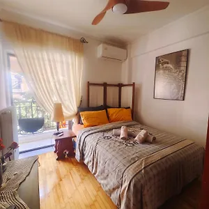 Δωμάτια σε οικογενειακή κατοικία Private In A Shared Flat