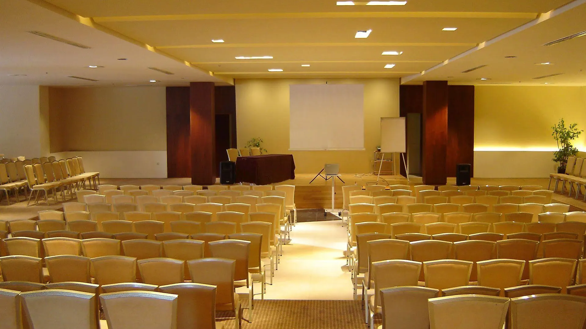 Nepheli Hotel Thessaloniki 4*,